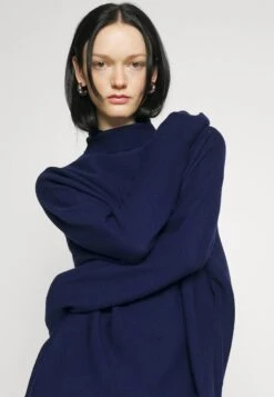 DRYKORN Liora - Trui - Blue 11 DRYKORN Liora - Trui - Blue -Selecteer Dameswinkels 028fbaa798bd4d95bd68e531b42eedef