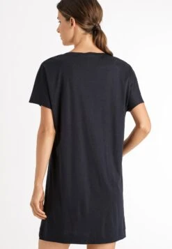 HANRO Laura - Nachtjapon - Midnight 10 HANRO Laura - Nachtjapon - Midnight -Selecteer Dameswinkels 06953f7e188942fd9646820fcd6e8ddf