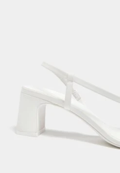 PULL & BEAR Absatz Mit Gekreuzten Riemen - Sandalen - White -Selecteer Dameswinkels 149d657896554db2a902318d5914fedb