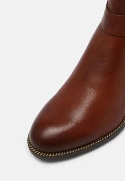 Tamaris Korte Laarzen - Maroon 17 Tamaris Korte Laarzen - Maroon -Selecteer Dameswinkels 1af3e01522aa47678a725f6d1b110554