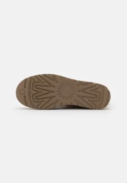 Ugg Classic Mini Logo Zip - Korte Laarzen - Chestnut 12 Ugg Classic Mini Logo Zip - Korte Laarzen - Chestnut -Selecteer Dameswinkels 23c0bdf101914c4ba916f78c212125d4
