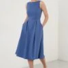 LELA Crew Neck Pleated Midi - Cocktailjurk - Indigo -Selecteer Dameswinkels 2694fecfc8cd4ff2ab60b7fc4dabd55b