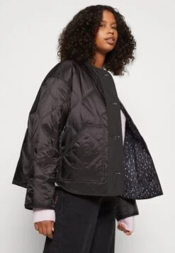 Scotch & Soda Quilted Reversible Coat - Bomberjacks - Black -Selecteer Dameswinkels 287a4e300e7e4c449f33925f2f09f2b6