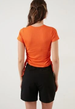 LELA Slim Fit - Blouse - Orange Color 8 LELA Slim Fit - Blouse - Orange Color -Selecteer Dameswinkels 323c3059bcb14b7fbb5c97566d7cb43c
