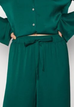 Anna Field Gift Box Pj Set - Pyjama - Green 14 Anna Field Gift Box Pj Set - Pyjama - Green -Selecteer Dameswinkels 35d35f7997c542cdb227b47a977b272d