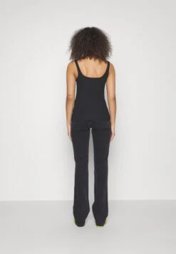 Flared Jeans - Black Denim -Selecteer Dameswinkels 3dfec485026a4fed8442c822b36377a4