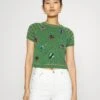 MAX & Co. Collier - T-Shirt Print - Green 1 MAX & Co. Collier - T-Shirt Print - Green -Selecteer Dameswinkels 3ff1e04a739c414d9aa58a78f8cd9eb2