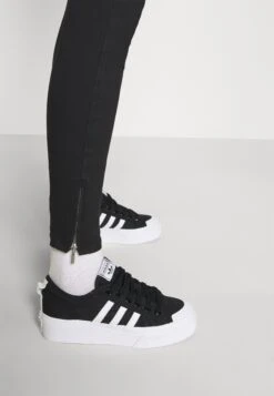 Noisy May Nmkimmy Ank Dart - Jeans Skinny Fit - Black Denim -Selecteer Dameswinkels 481417fb2ca74878a5609072c2697e17