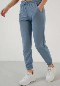 LELA Slim Fit - Trainingsbroek - Baby Blue -Selecteer Dameswinkels 520add2a8af5473e8fa72cc78ed3496c