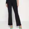 Noisy May Nmrobyn Bootcut Pants - Broek - Black -Selecteer Dameswinkels 53a2b2aafb55467c81bf70c720870fb9