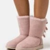 Ugg Bailey Bow - Korte Laarzen - Rose Grey 2 Ugg Bailey Bow - Korte Laarzen - Rose Grey -Selecteer Dameswinkels 5ac465c36bad4c8cb70000f7b0bb3e20