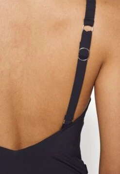 Seafolly Collective Gathered Strap One Piece - Badpak - Black -Selecteer Dameswinkels 5bae8fbb5de0497badc61f6282569a05