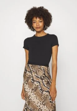 Anna Field 2 Pack - T-Shirt Basic - White/Black 13 Anna Field 2 Pack - T-Shirt Basic - White/Black -Selecteer Dameswinkels 6be78dc0fc6f4f2fa77c4ba07785597b