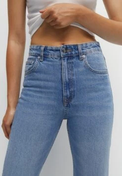 PULL & BEAR High Waist - Straight Leg Jeans - Stone Blue Denim -Selecteer Dameswinkels 78563639e6ab487785af196d5aa224c3