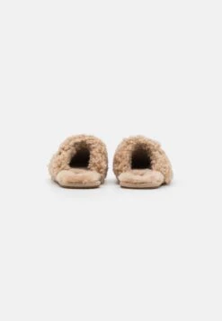 Ugg Maxi Curly Slide - Pantoffels - Sand -Selecteer Dameswinkels 7a5c0c81c53845faaf6e05c68bd00159