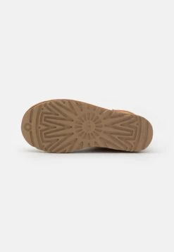 Ugg Classic Mini Regenerate - Korte Laarzen - Chestnut 13 Ugg Classic Mini Regenerate - Korte Laarzen - Chestnut -Selecteer Dameswinkels 80f8d0dc0c40421ca6931ea68b3ccfb9