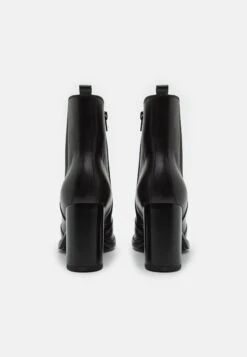 Leather- Enkellaarsjes Met Hoge Hak - Black 11 Leather- Enkellaarsjes Met Hoge Hak - Black -Selecteer Dameswinkels 8285c3f6f7d94045bb79e27db56d5a46