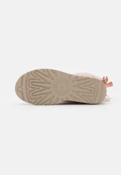 Ugg Bailey Bow - Korte Laarzen - Rose Grey 12 Ugg Bailey Bow - Korte Laarzen - Rose Grey -Selecteer Dameswinkels 857181c7b1784fbfa63f3d1f9166b934
