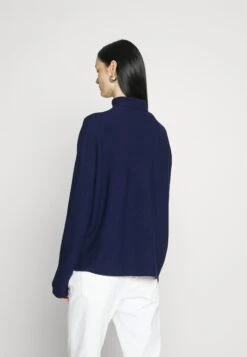 DRYKORN Liora - Trui - Blue 10 DRYKORN Liora - Trui - Blue -Selecteer Dameswinkels 86002e64a9004be5bec514c0e31f9f4c