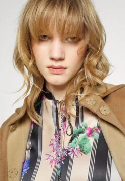 MAX & Co. Mela - Jas - Camel -Selecteer Dameswinkels 8d57191a3c3d443a89c269569ff211a4