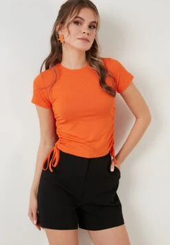 LELA Slim Fit - Blouse - Orange Color 9 LELA Slim Fit - Blouse - Orange Color -Selecteer Dameswinkels 8fdb5422a4454595959922540a273b4f