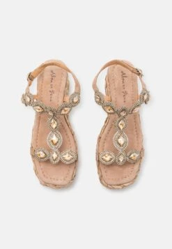 Alma En Pena Sandalen Met Sleehak - Beige 13 Alma En Pena Sandalen Met Sleehak - Beige -Selecteer Dameswinkels 95ad3eb72c8b4812b064e413e60bd6f5