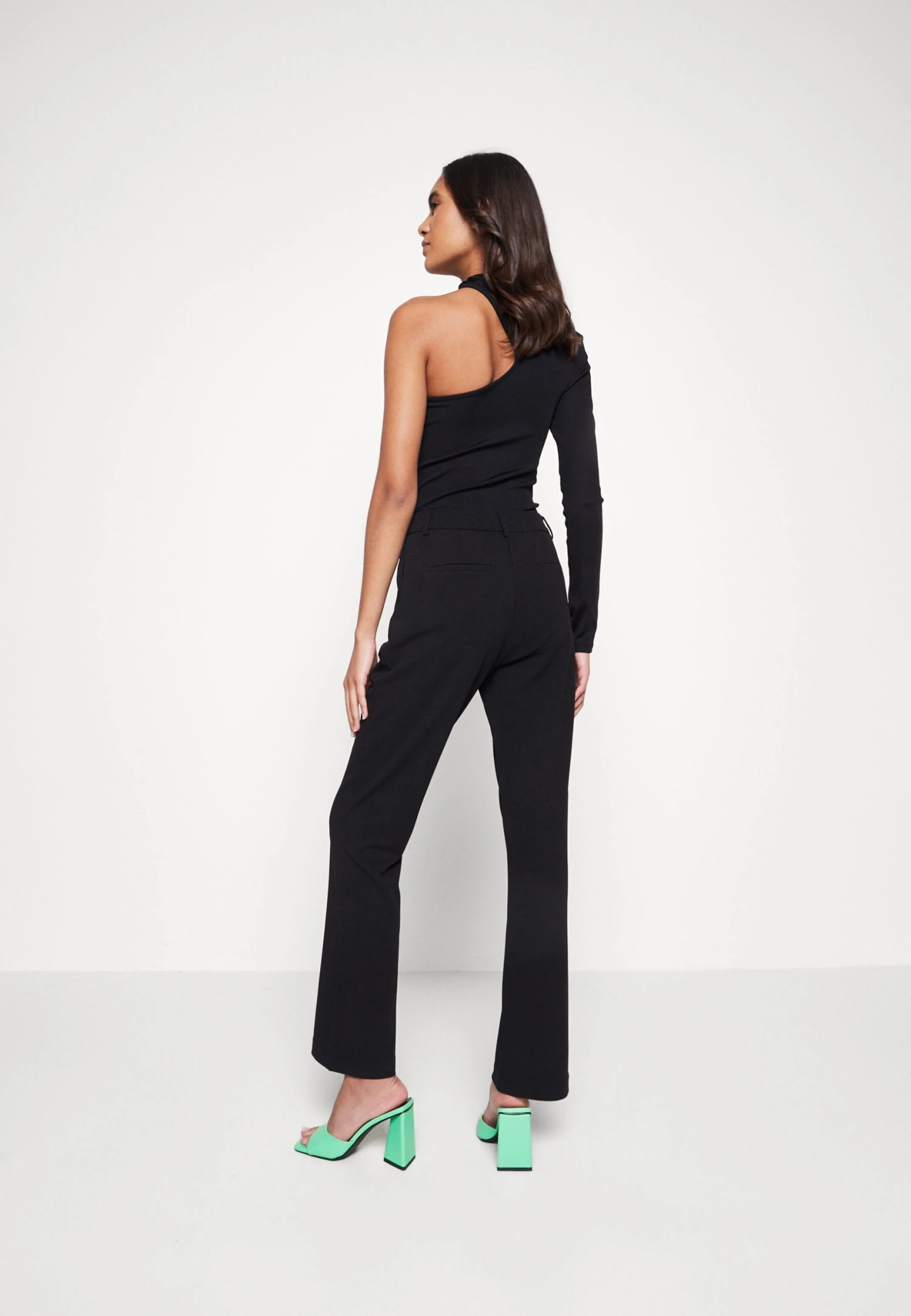 Noisy May Nmrobyn Bootcut Pants - Broek - Black 5 Noisy May Nmrobyn Bootcut Pants - Broek - Black - Afbeelding 3