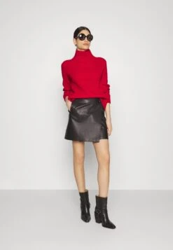 DRYKORN Arwen - Trui - Red -Selecteer Dameswinkels a1807b5cc2de4990833ab883bf419148