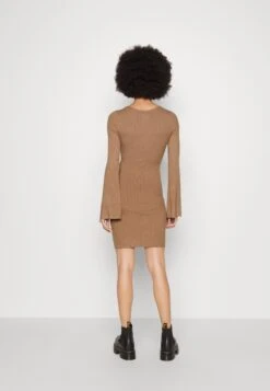 Even&Odd Knit Loose Fit Flared Sleeves Dress - Gebreide Jurk - Camel 10 Even&Odd Knit Loose Fit Flared Sleeves Dress - Gebreide Jurk - Camel -Selecteer Dameswinkels a23ed7db08e747158081f9e23ee8b51d