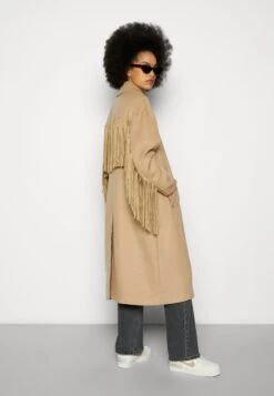COLOURFUL REBEL Koko Fringe Coat - Mantel - Camel 11 COLOURFUL REBEL Koko Fringe Coat - Mantel - Camel -Selecteer Dameswinkels acb6d9484a834ec28f1bf5a6b3ee7b89