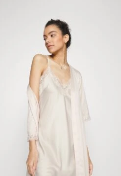 Anna Field Bridal Nightie / 003 - Off-White - Nachtjapon - 003 - Off-White -Selecteer Dameswinkels b0d5595a3a9e44e28968fba66029159e