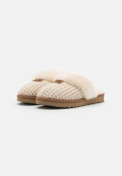Ugg Cozy - Pantoffels - Cream -Selecteer Dameswinkels b447d3eb2eee4d598de74ea451e5634d