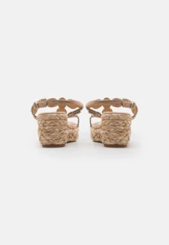 Alma En Pena Sandalen Met Sleehak - Beige 11 Alma En Pena Sandalen Met Sleehak - Beige -Selecteer Dameswinkels b515a4cbbd6d4779b7f937298e61c6dd