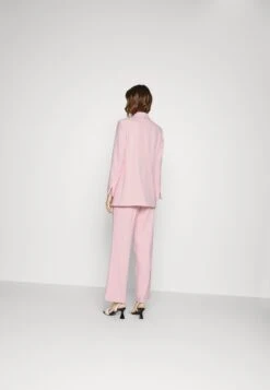 MARC CAIN Blazer - Soft Powder Pink 12 MARC CAIN Blazer - Soft Powder Pink -Selecteer Dameswinkels b6fba16f4afd41f2bb1dd9ba25aea48d