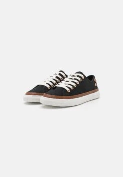 Wide Fit - Sneakers Laag - Black -Selecteer Dameswinkels ba85ab66469c4fd7a30159ace3a0690c