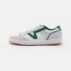 Vans Lowland Unisex - Sneakers Laag - Court Green/White -Selecteer Dameswinkels bbd1b4fe95784004837229eb9de9e045