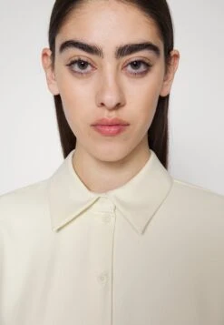 DRYKORN Cloelia - Blouse -Off White 11 DRYKORN Cloelia - Blouse -Off White -Selecteer Dameswinkels bebbb1b52b314209b3098035ea56568d