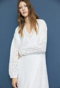 Minimum Pilma - Maxi-Jurk - White 12 Minimum Pilma - Maxi-Jurk - White -Selecteer Dameswinkels c0ea2dd2fcb44ab8a2d04bed46c3157c