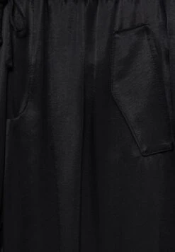 PULL & BEAR Satin Parachute - Broek - Mottled Black 13 PULL & BEAR Satin Parachute - Broek - Mottled Black -Selecteer Dameswinkels c3b8c9d2f98f4296acf85615e49ddcc9