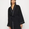 Anna Field Amanda Satin Dressing Gown - Badjas - Black -Selecteer Dameswinkels c8514e45c9704a56b441d86f6c913dc1