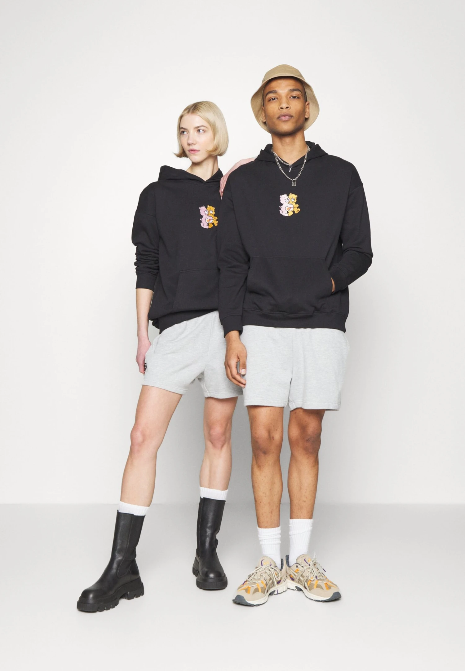 YOURTURN Care Bears Unisex - Hoodie - Black 4 YOURTURN Care Bears Unisex - Hoodie - Black - Afbeelding 2