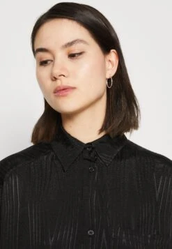 Monki Blousejurk - Black Jaquard 13 Monki Blousejurk - Black Jaquard -Selecteer Dameswinkels d35e4ded7d9d4d5c8bda640341787a43