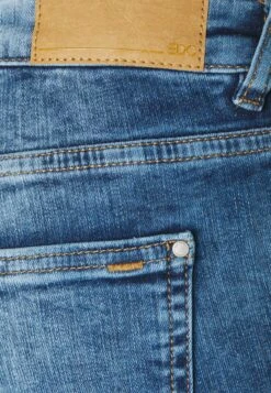 Edc By Esprit Capri - Jeansshort - Blue Denim 7 Edc By Esprit Capri - Jeansshort - Blue Denim -Selecteer Dameswinkels d3a8f404df334f0f9c454e60c73e4579