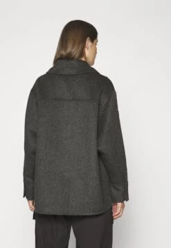 Sandro Oversize Double Face Coat With Eyelet - Halflange Jas - Gris Foncé 12 Sandro Oversize Double Face Coat With Eyelet - Halflange Jas - Gris Foncé -Selecteer Dameswinkels d8624e8f782446959d317fa3838013ec