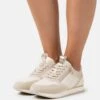 Tamaris Sneakers Laag - Cream -Selecteer Dameswinkels d9261af540304e8da6c9f5610b02b230