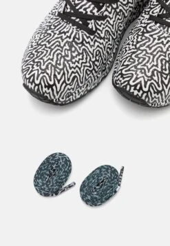 Uno - Sneakers Laag - Black/White -Selecteer Dameswinkels e15017e786444988a9e10e43c3562a1c