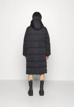 Yaspuffa Long Coat - Donsjas - Black 10 Yaspuffa Long Coat - Donsjas - Black -Selecteer Dameswinkels e8fc9d96dd194d858d15953361539e83