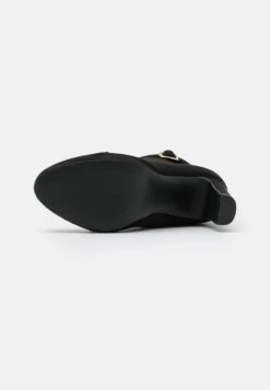 Veterboots - Black -Selecteer Dameswinkels e966ef61a78146d08fc867219b17d91c