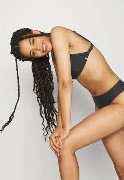 Seafolly Essentials Bralette - Bikinitop - Black -Selecteer Dameswinkels e9de9238a8f34c13985953eeeda3b217