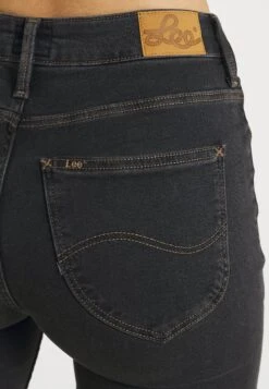 Lee Breese - Flared Jeans - Washed Black 13 Lee Breese - Flared Jeans - Washed Black -Selecteer Dameswinkels ef4e1b2eaa3049b396d39eddd154e45a